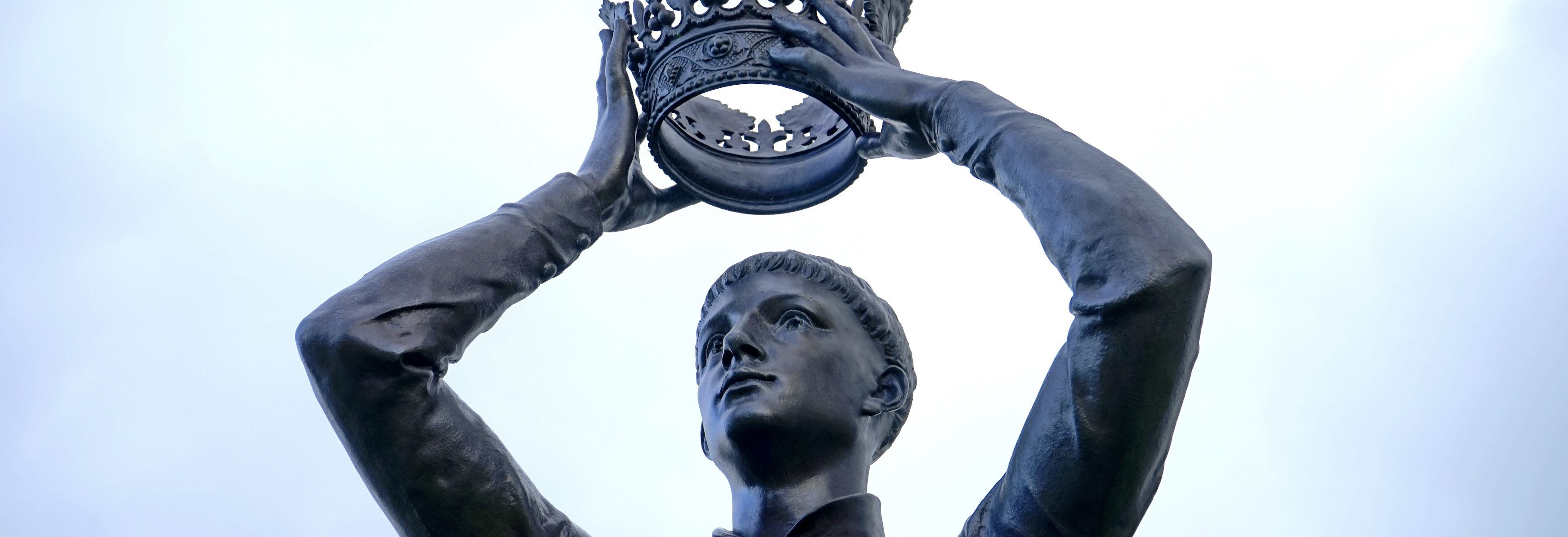 Image - Detail of King Lear statue