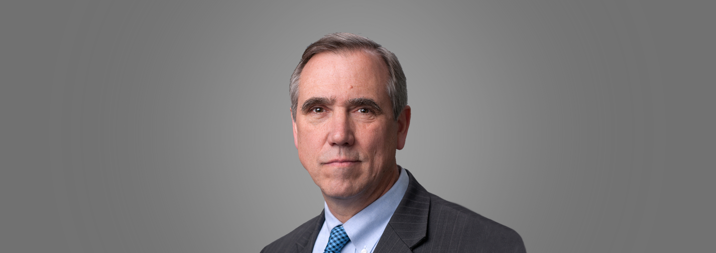 Senator Jeff Merkley Image - Senator Jeff Merkley
