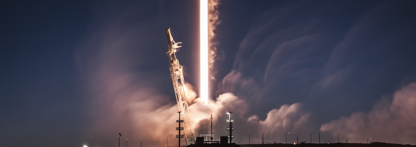 Liftoff: Inside the Historic Flights that Launched Elon Musk's SpaceX Image - SpaceX laungh