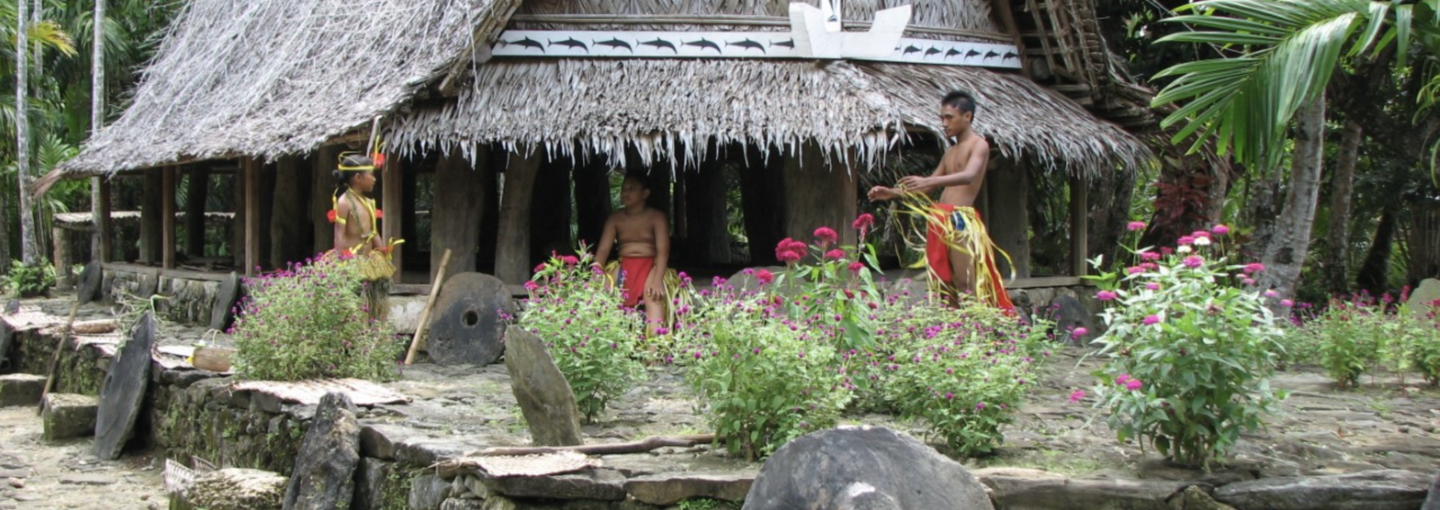 Making Waves: Protecting Nature and Culture in Micronesia Image - people in Micronesia