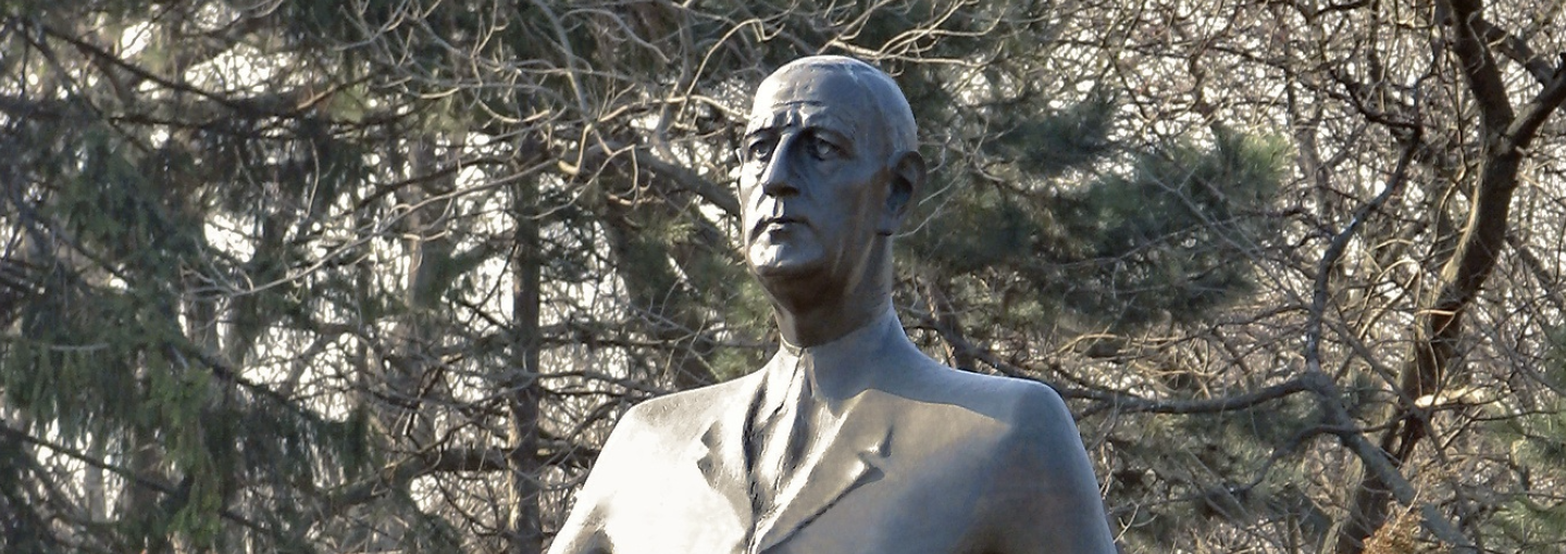 Image - Statue of Charles de Gaulle
