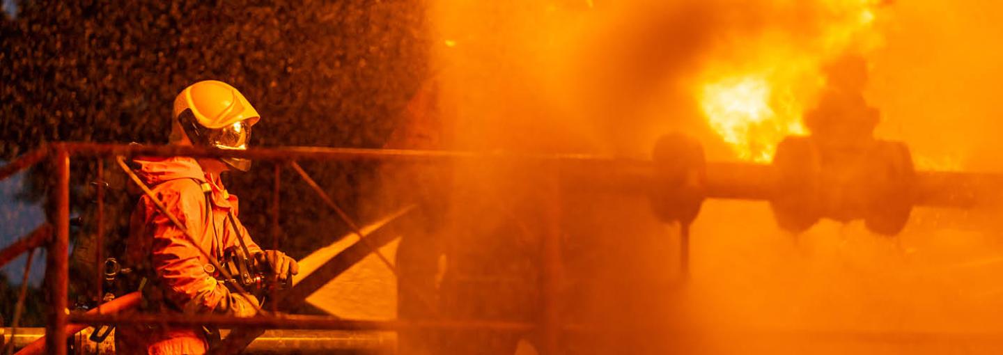 Playing with Fire: Russia, Ukraine and the Geopolitics of Energy Image - firefighter at work