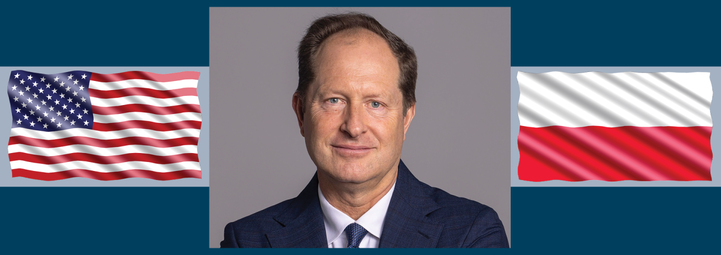 Ambassador Mark Brzezinski: The U.S., Poland and the Heart of Europe Image - the speaker and flags of Poland and the United States
