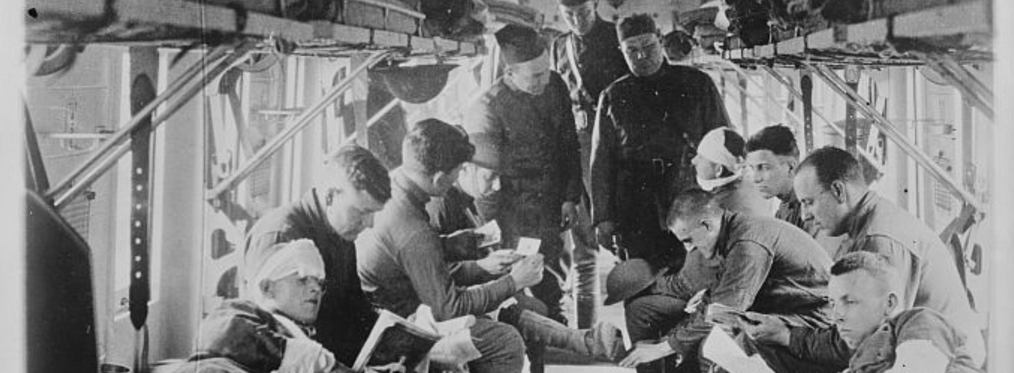 Image - U.S. army doctors with patients