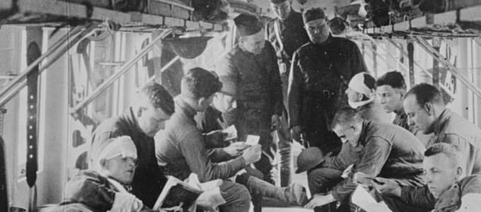 Image - U.S. army doctors with patients