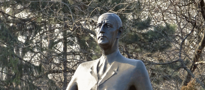 Image - Statue of Charles de Gaulle