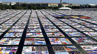 Image - AIDS Memorial Quilt